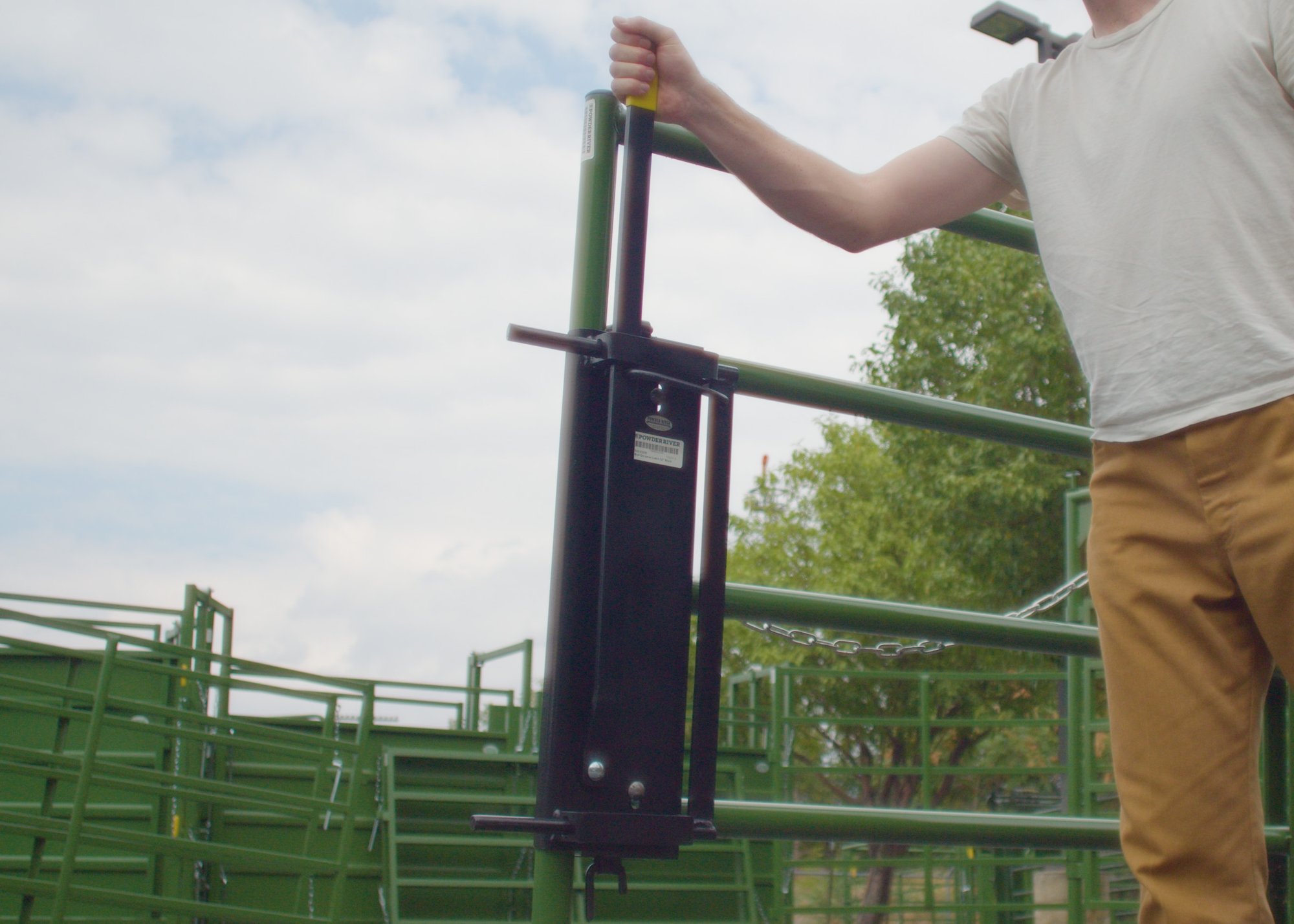 Sequence 01.00_14_42_17.Still001-1